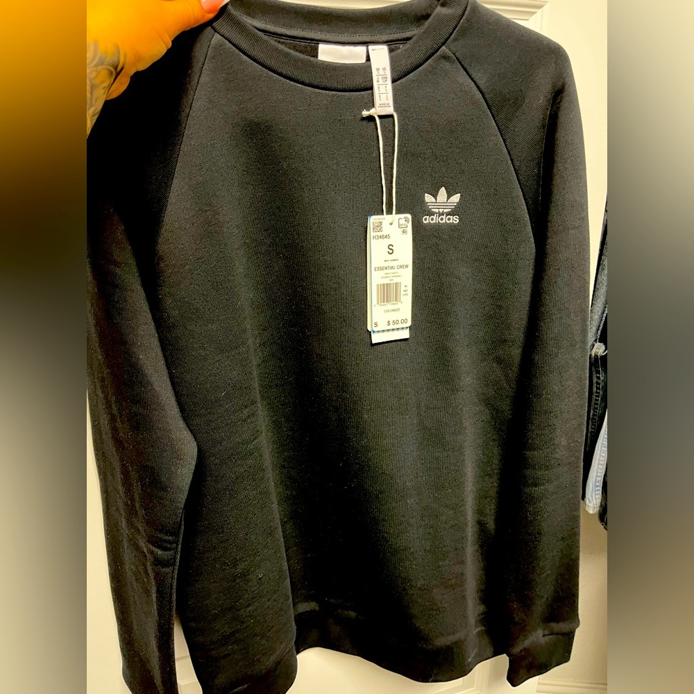 NWT ADIDAS MENS SWEATSHIRT - SMALL
